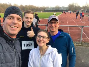 Glücklich im Ziel : Matthias, Lasse, Leonie und Kai