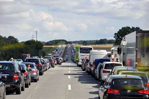 So kann eine Rettungsgasse aussehen!