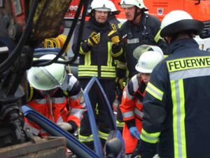 Erst wird der Patient stabilisiert, dann erfolgt die Befreiung.