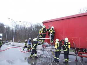 Mit Fog-Nail wurden gezielt die Brandnester mit Wasser erreicht.