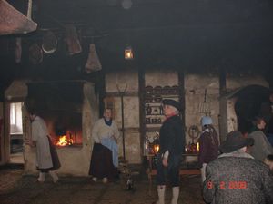 Der hat sich mit dem Feuer im Haus eingerichtet. Die Brandgefahr ist erheblich gesunken.