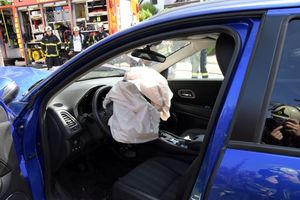 Die Lebensversicherung - in Zusammenarbeit mit den Sicherheitsgurten - die Airbags!